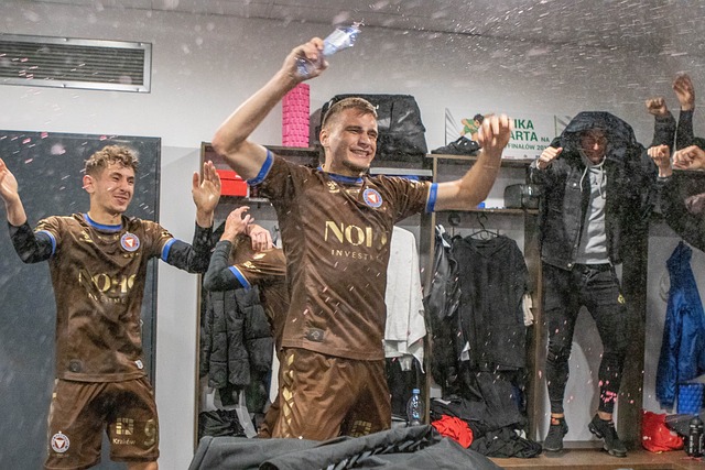 然和生动的 然和生动的